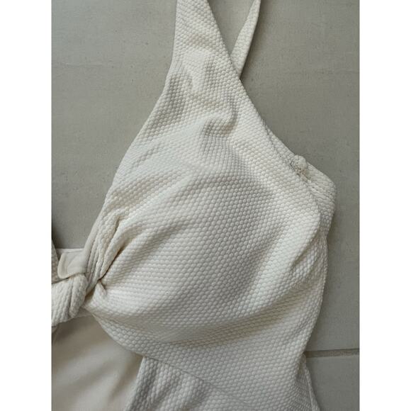 Shade & Shore Swim One Piece Swimsuit Textured Cut Out Swimwear - Picture 3 of 13